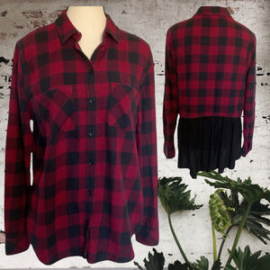 beach lunch lounge Red Black Plaid Button Up Shirt , back peplum Size M